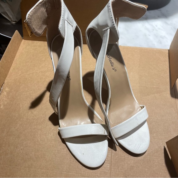 White heels - Picture 3 of 3